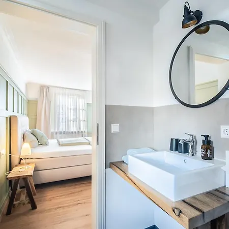 Bed & Breakfast Altes Rathaus Schwaigern